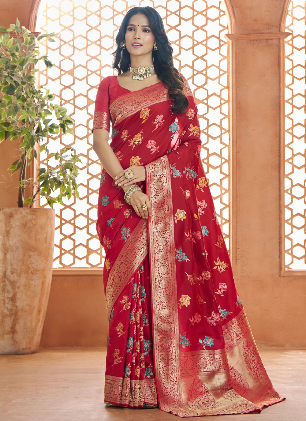 Classic Weaving Zari Banarasi Silk Saree - S8286