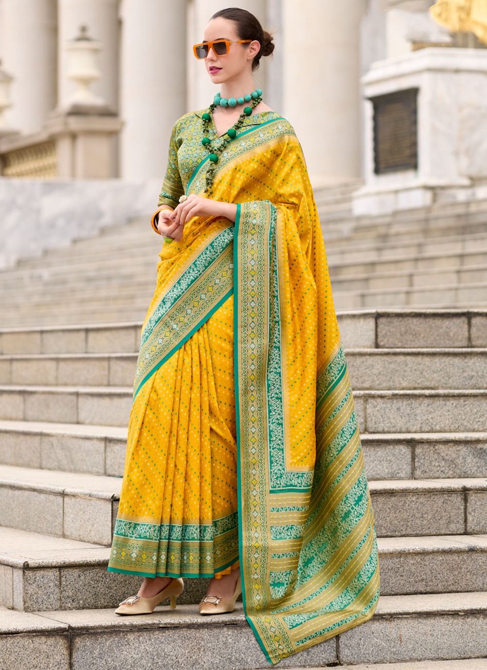 Classic Weaving Zari Banarasi Silk Saree - S8227