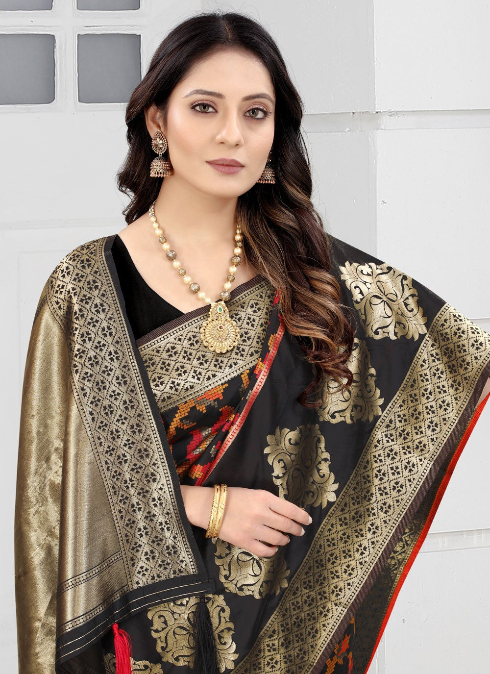 Designer Weaving Zari Banarasi Silk Saree - S1201