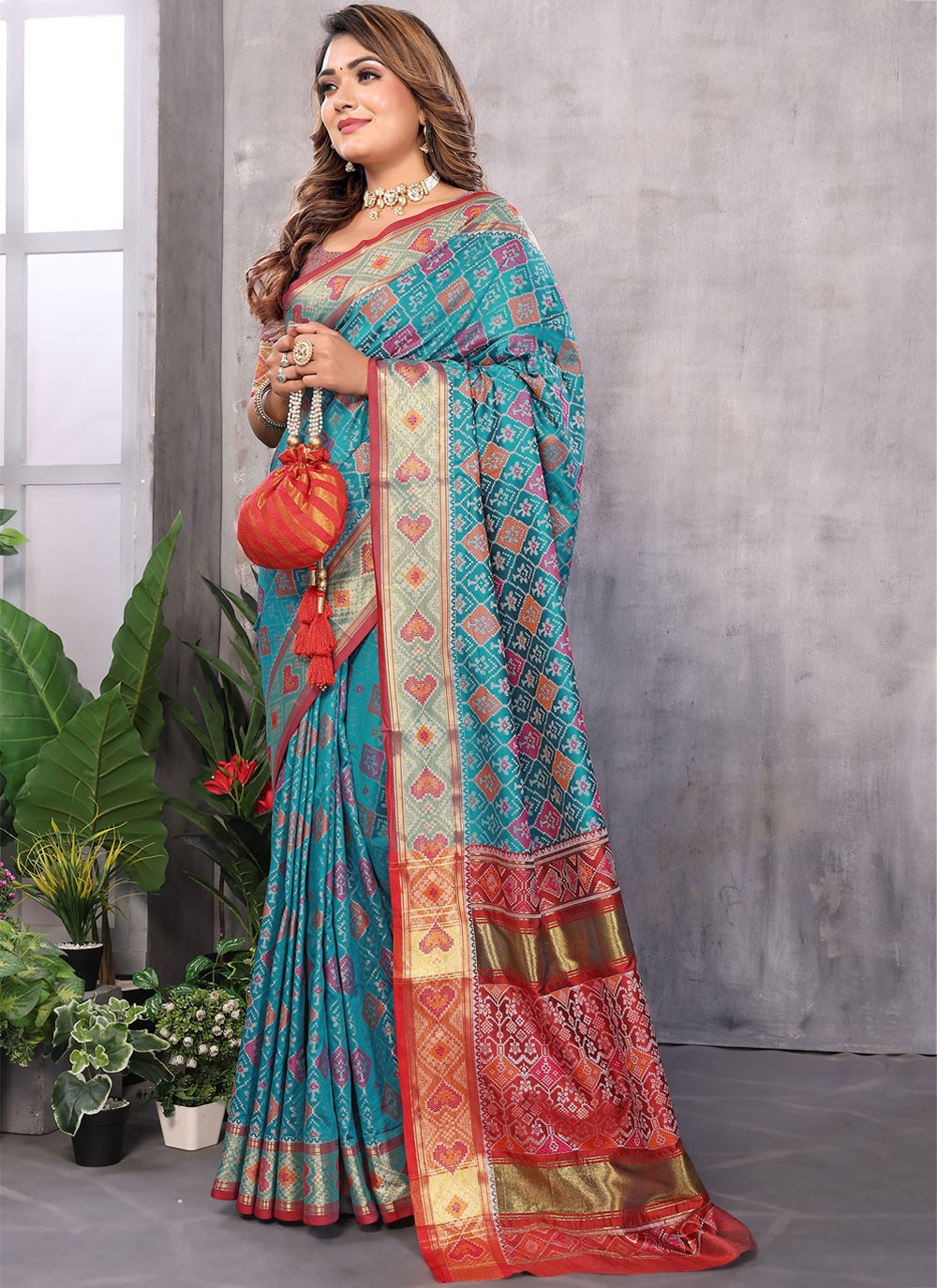 Classic Weaving Zari Patola Silk Saree - S8899