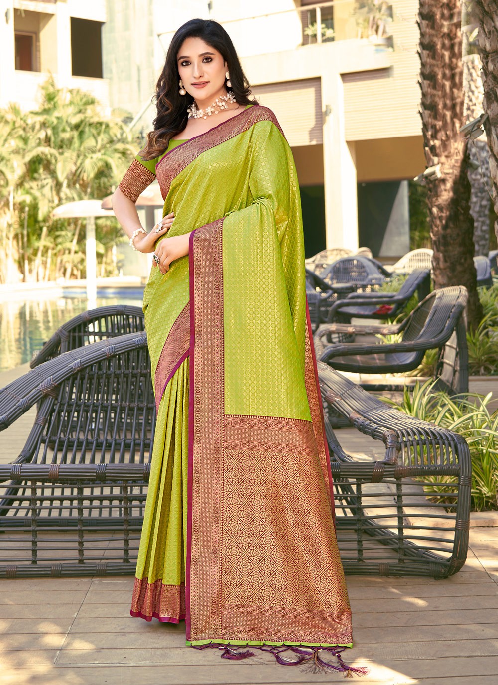 Traditional Weaving Zari Banarasi Silk Saree - S5493