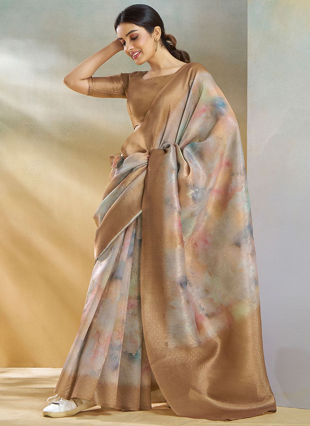 Classic Weaving Zari Handloom Silk Saree - S8913