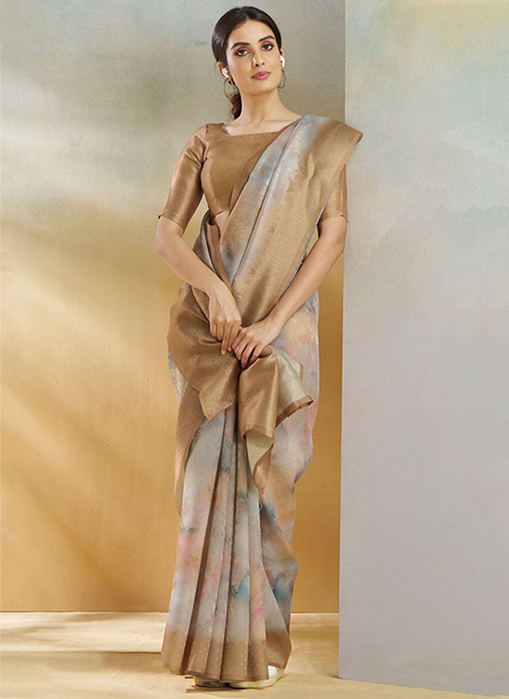 Classic Weaving Zari Handloom Silk Saree - S8913