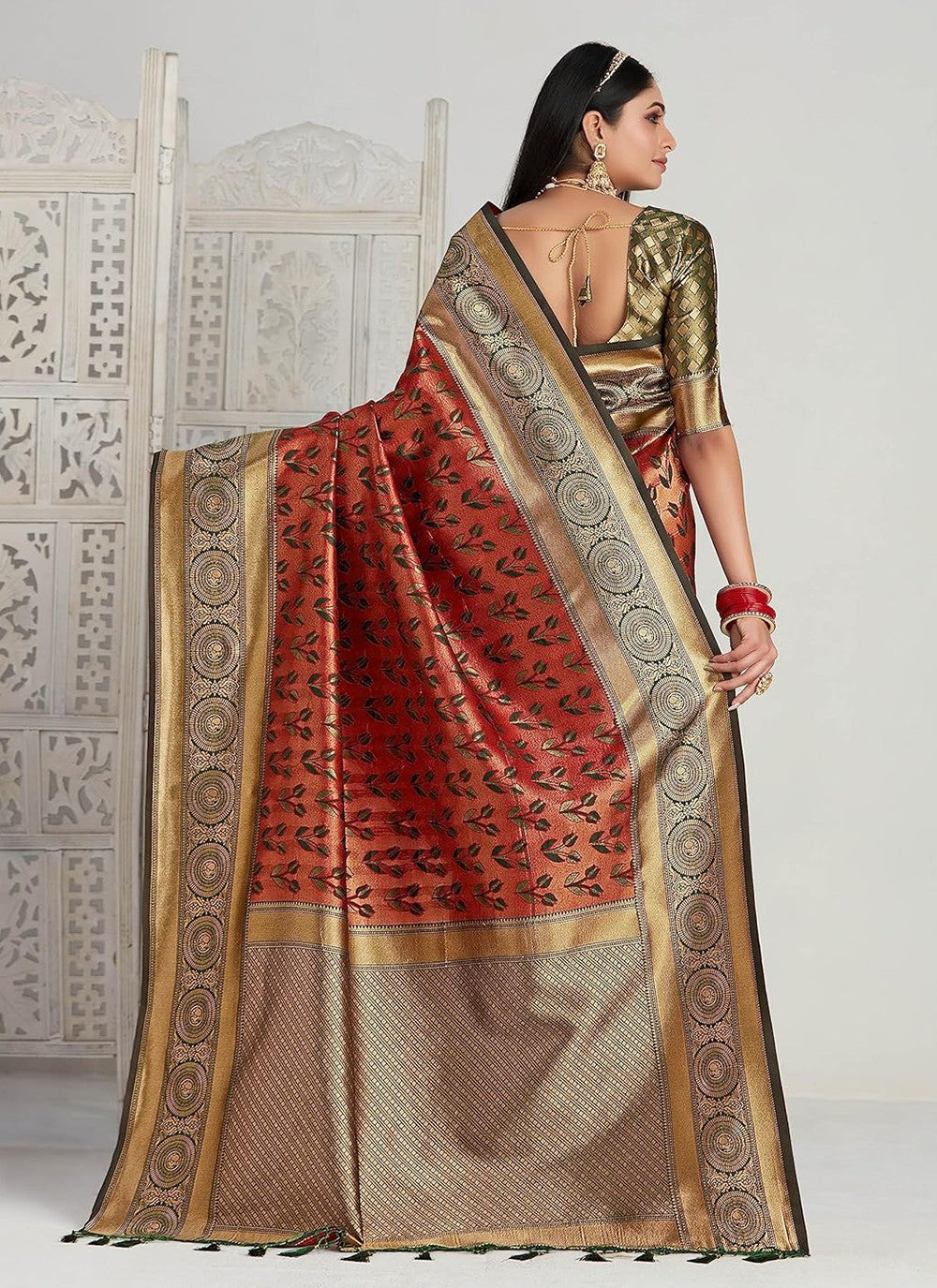 Classic Weaving Zari Kanjivaram Silk Saree - S5315