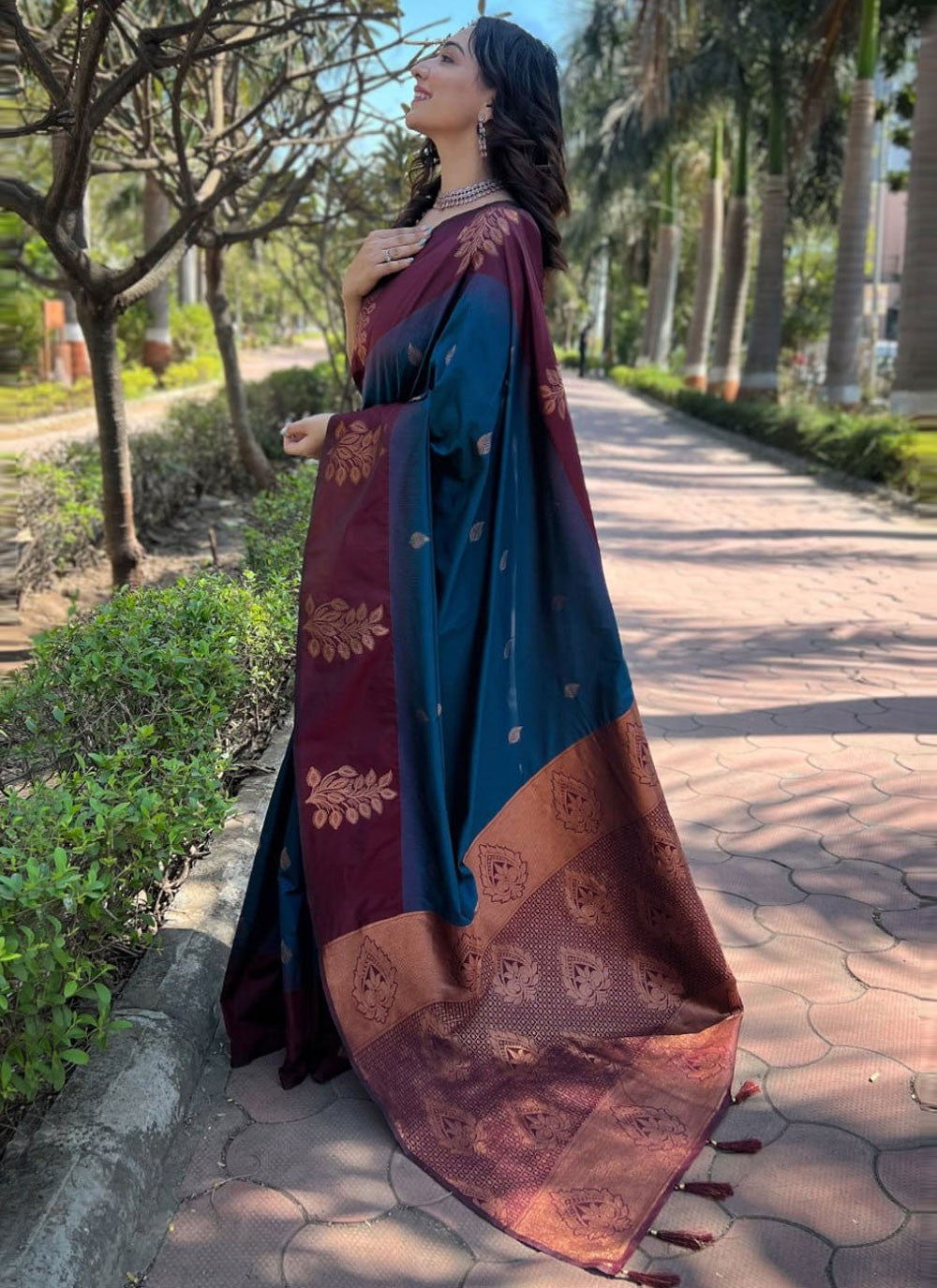 Classic Weaving Zari Banarasi Silk Saree - S7984