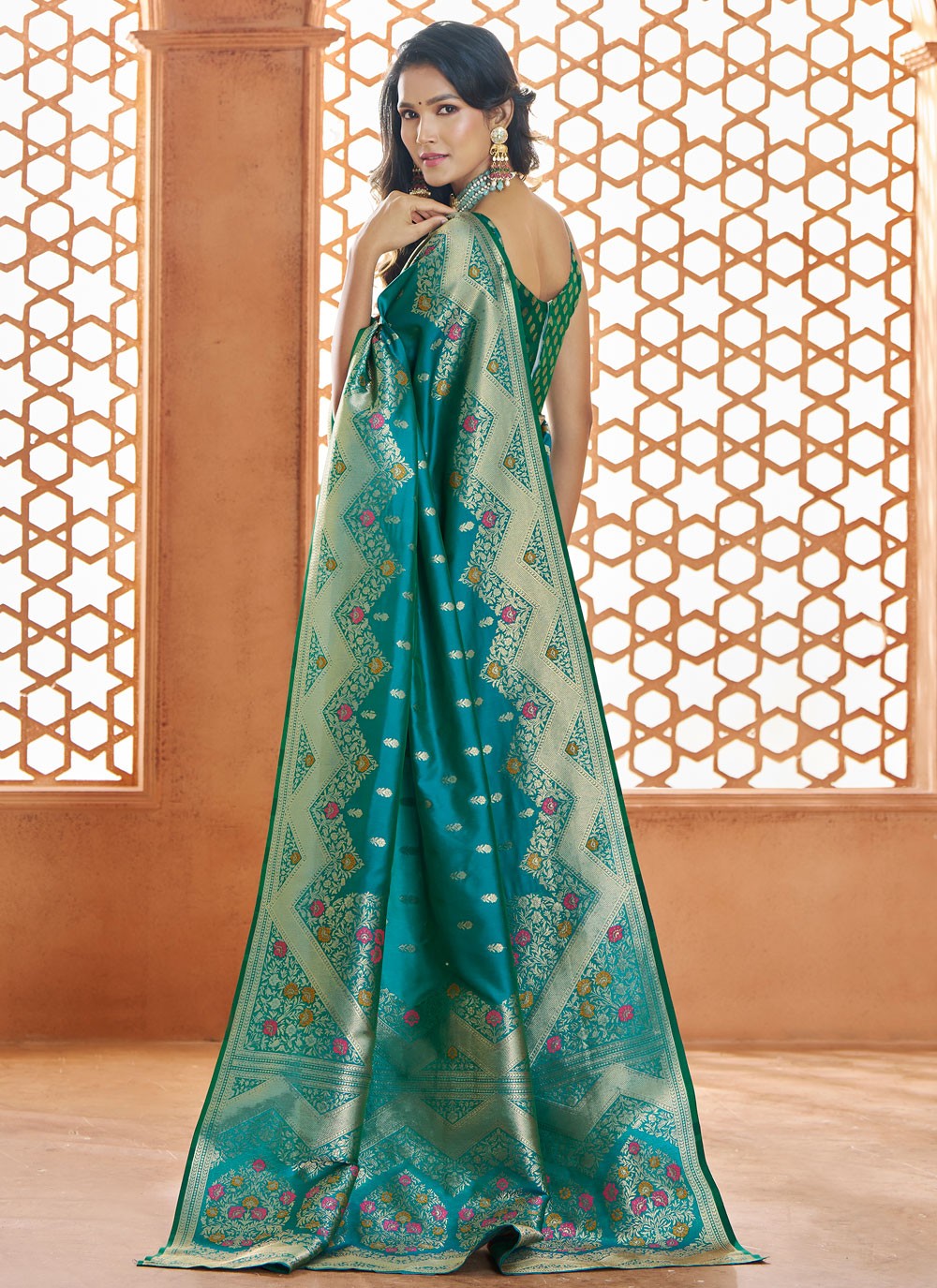 Classic Weaving Zari Banarasi Silk Saree - S8286