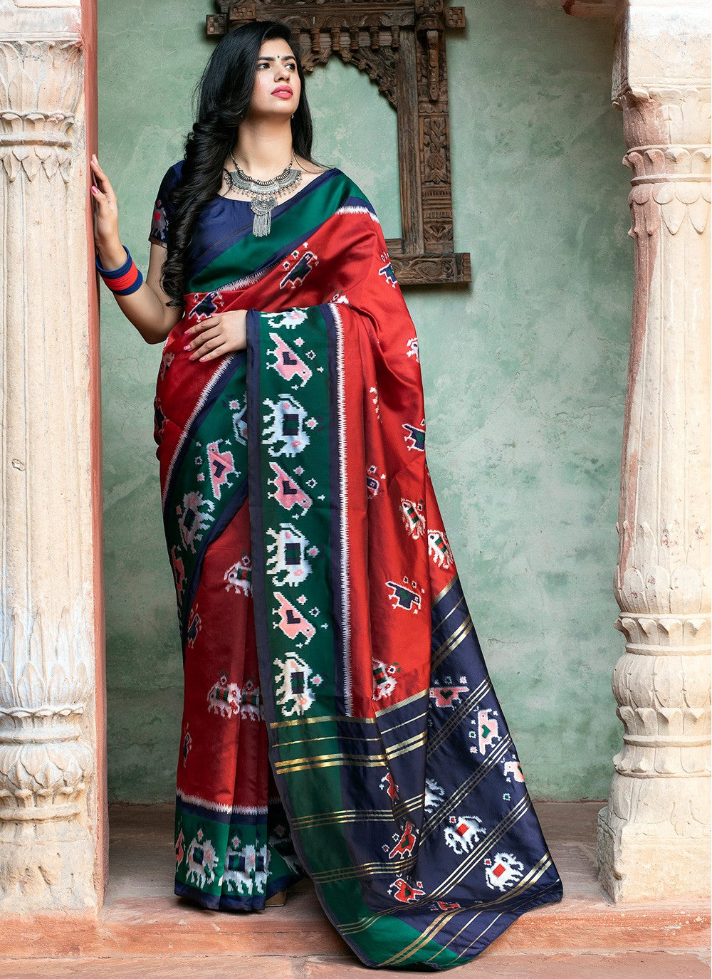 Contemporary Weaving Zari Patola Silk Saree - S0364