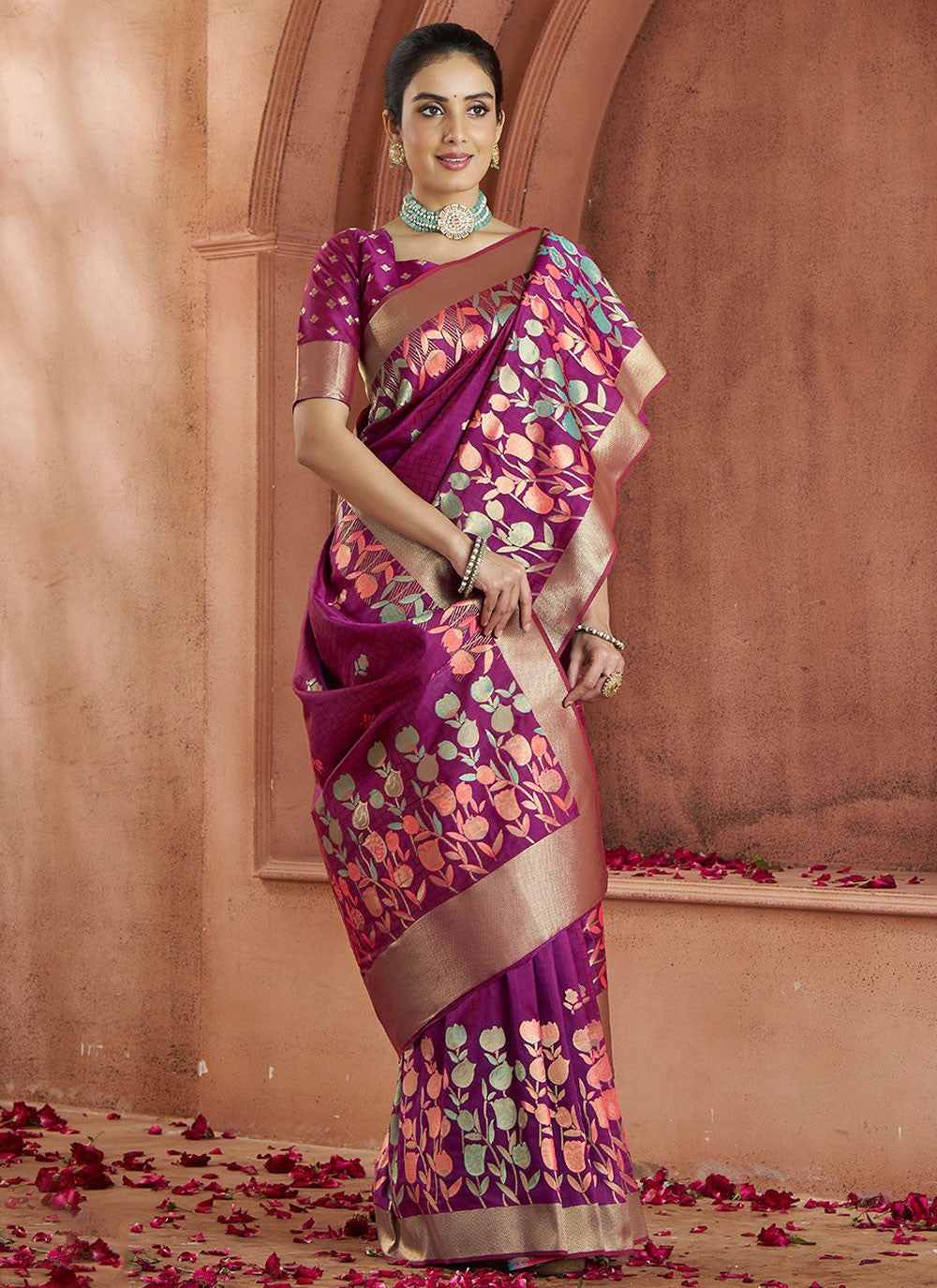 Classic Weaving Zari Banarasi Silk Saree - S9197