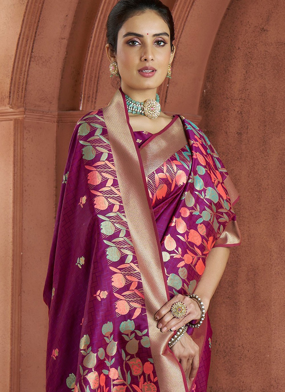 Classic Weaving Zari Banarasi Silk Saree - S9197