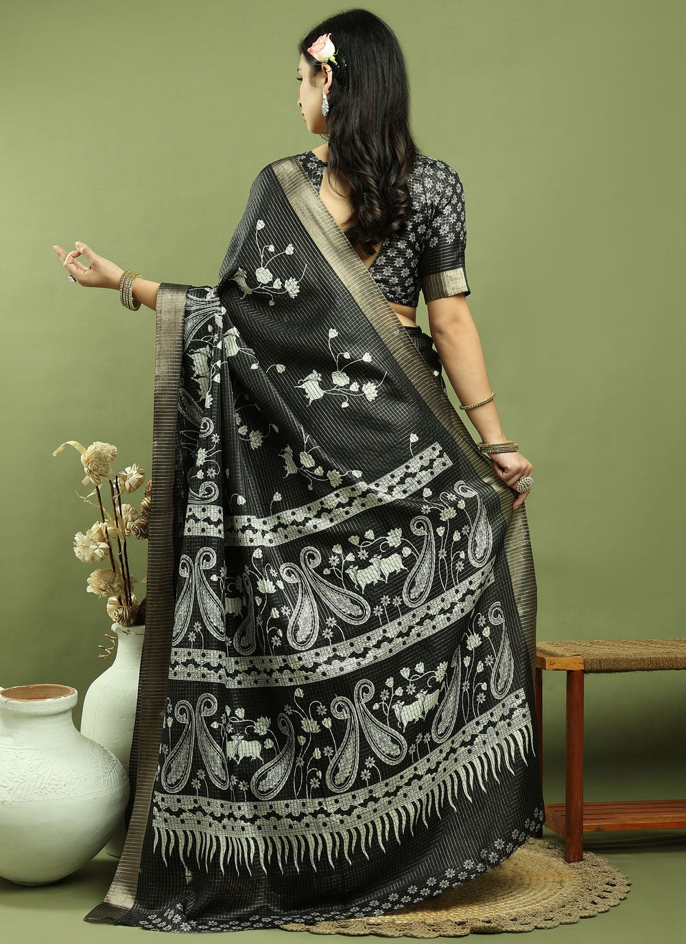 Classic Border Work Silk Blend Saree - S9786