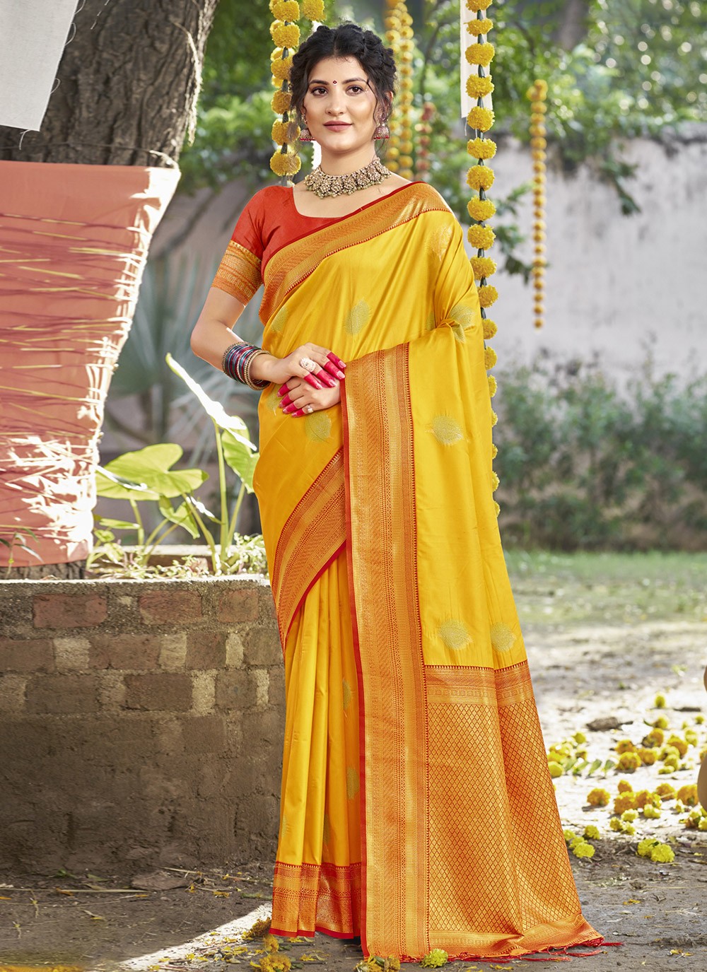 Classic Weaving Zari Silk Saree - S9855