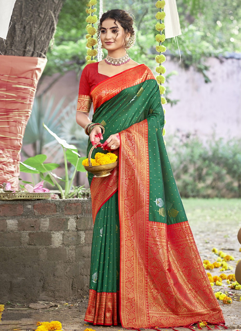 Classic Weaving Zari Silk Saree - S9873