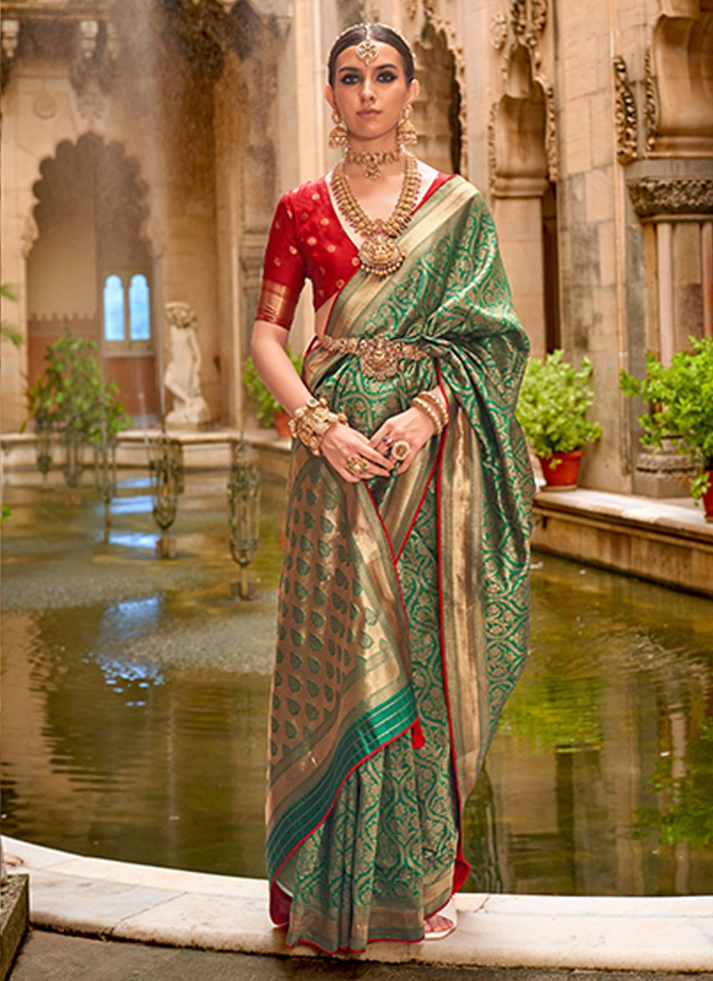 Classic Jacquard Work Banarasi Silk Saree - S7133