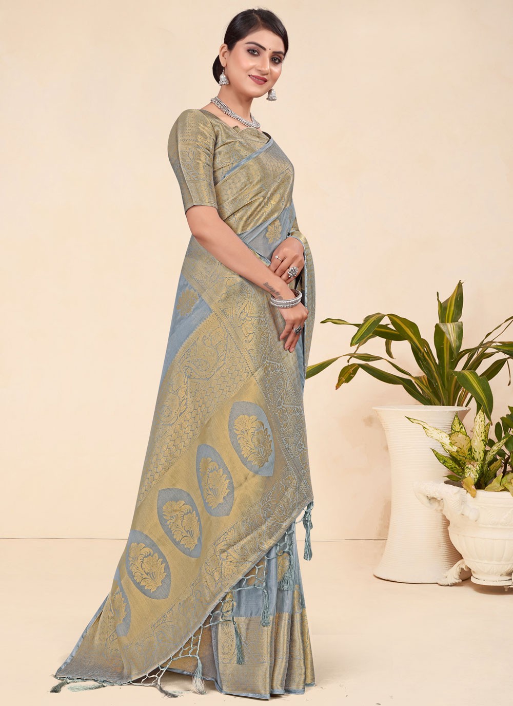 Trendy Weaving Zari Viscose Purple Saree - S10698