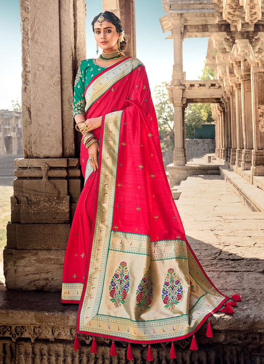 Classic Weaving Zari Banarasi Silk Saree - S1551