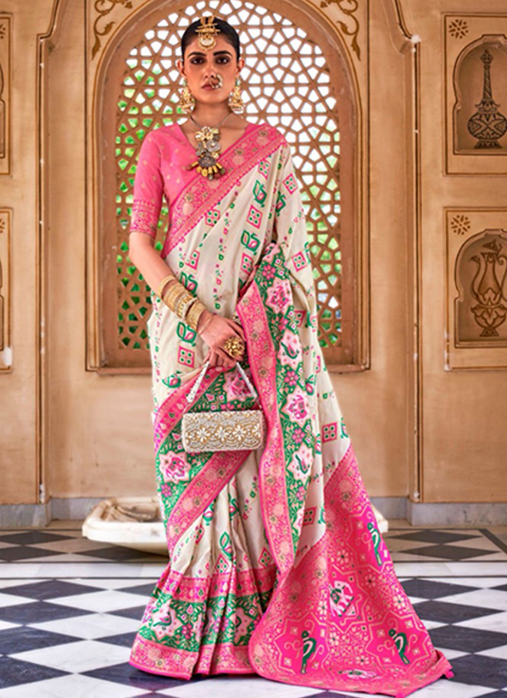 Classic Weaving Zari Banarasi Silk Saree - S6172