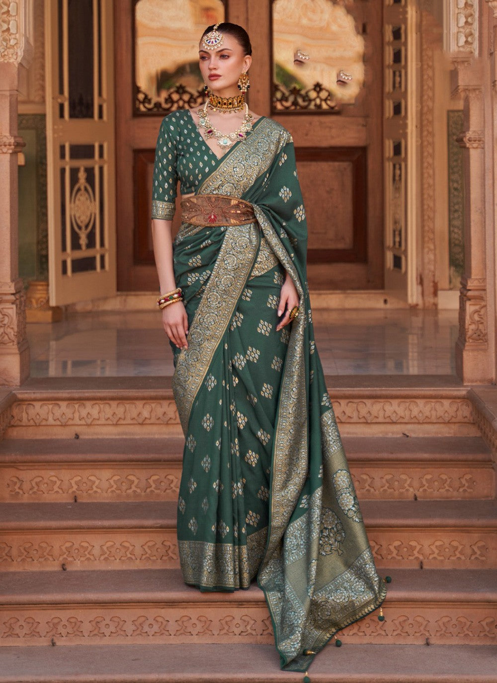 Classic Woven Banarasi Silk Saree - S3230