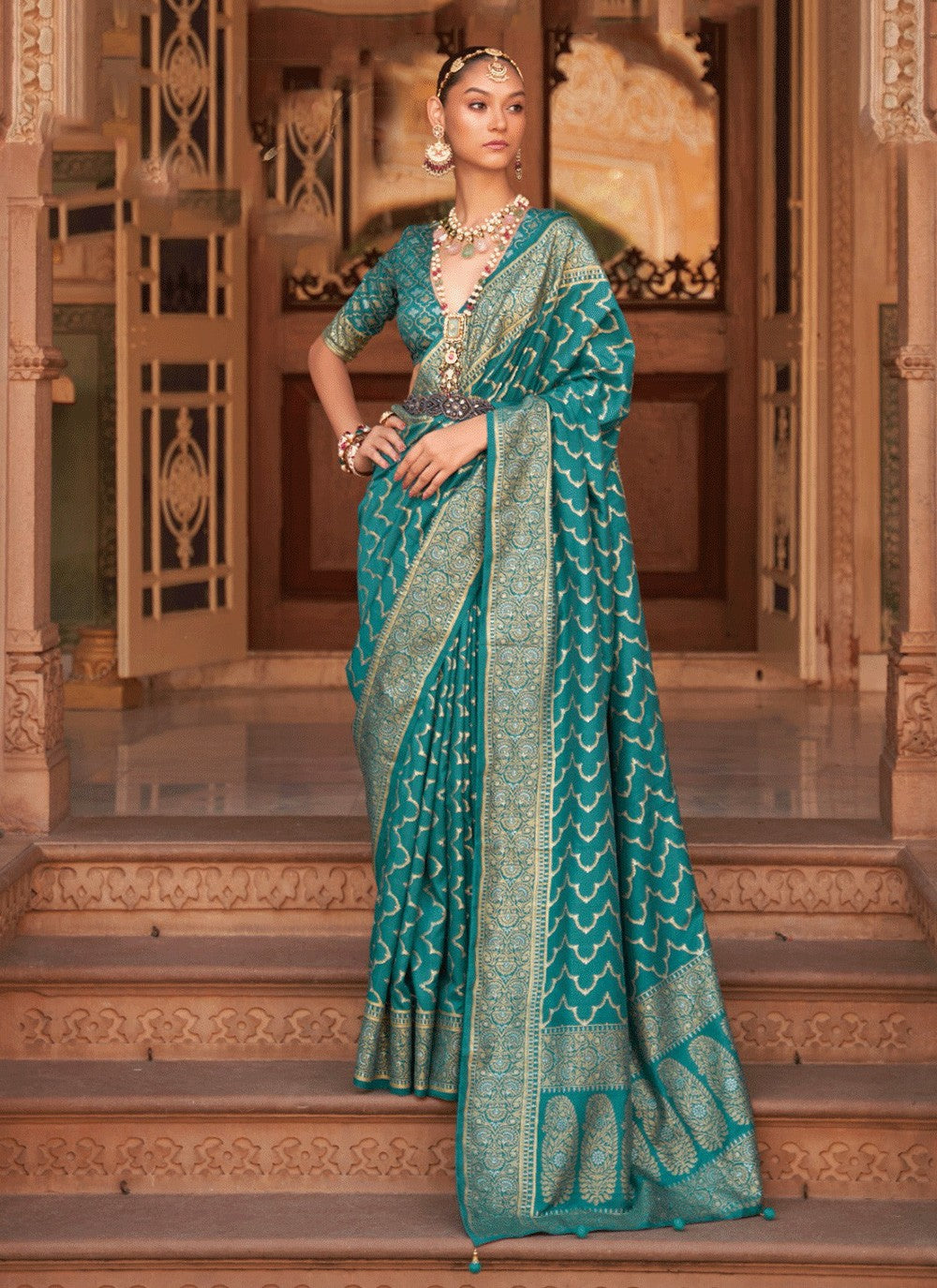 Classic Woven Banarasi Silk Saree - S3230