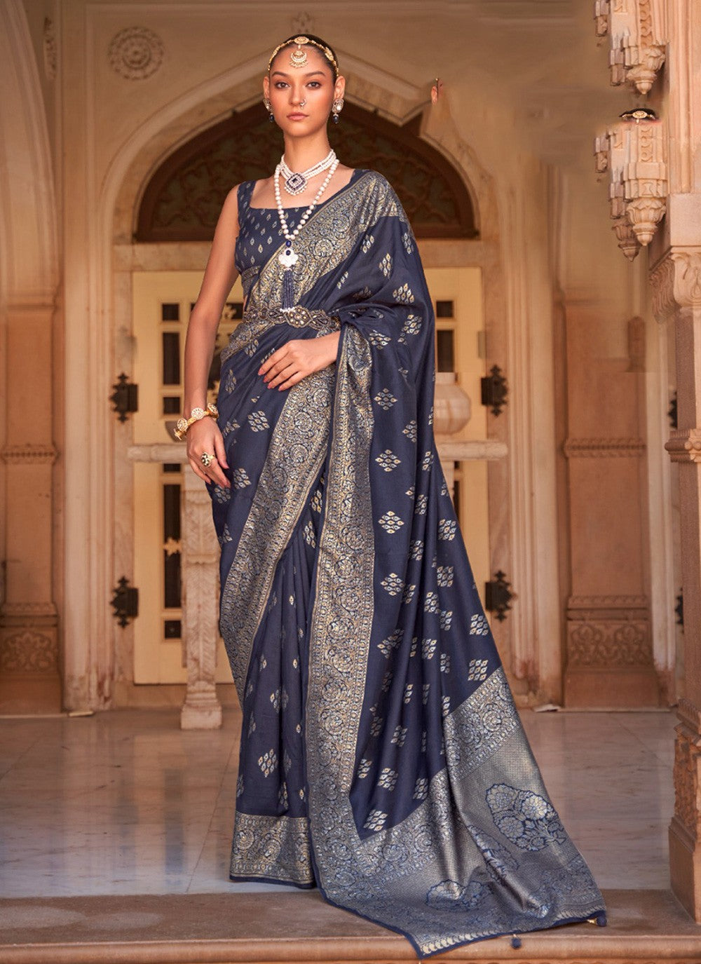 Classic Woven Banarasi Silk Saree - S3230