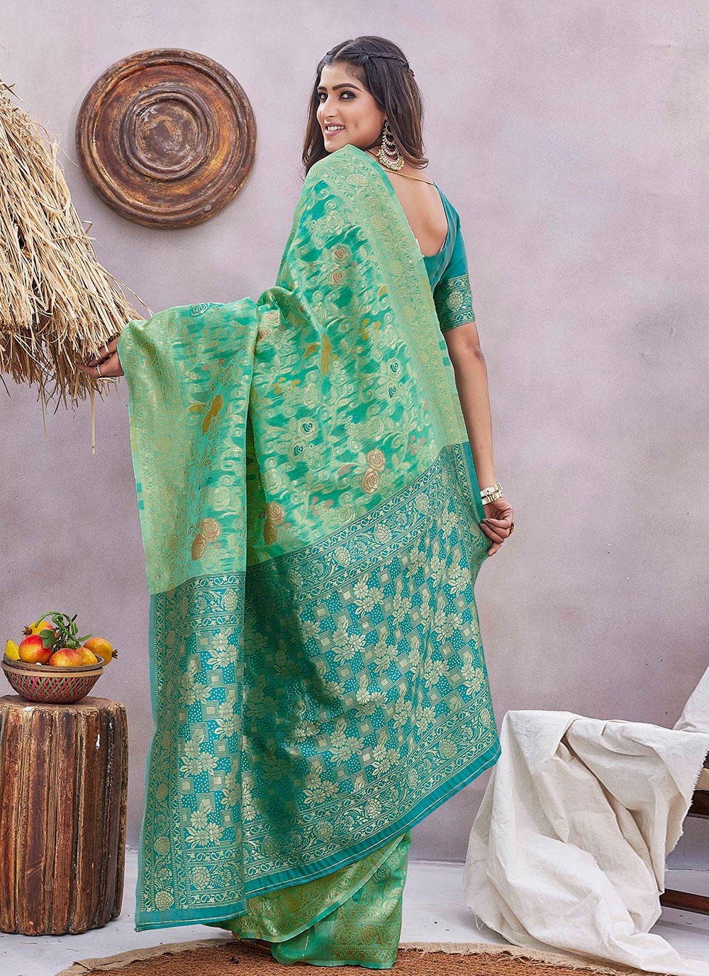 Contemporary Jacquard Work Silk Blend Saree - S9389