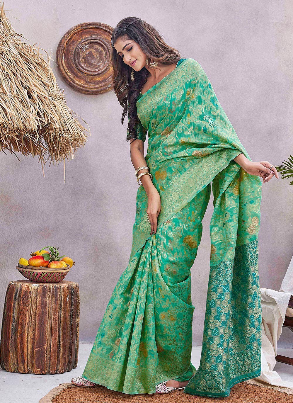 Contemporary Jacquard Work Silk Blend Saree - S9389