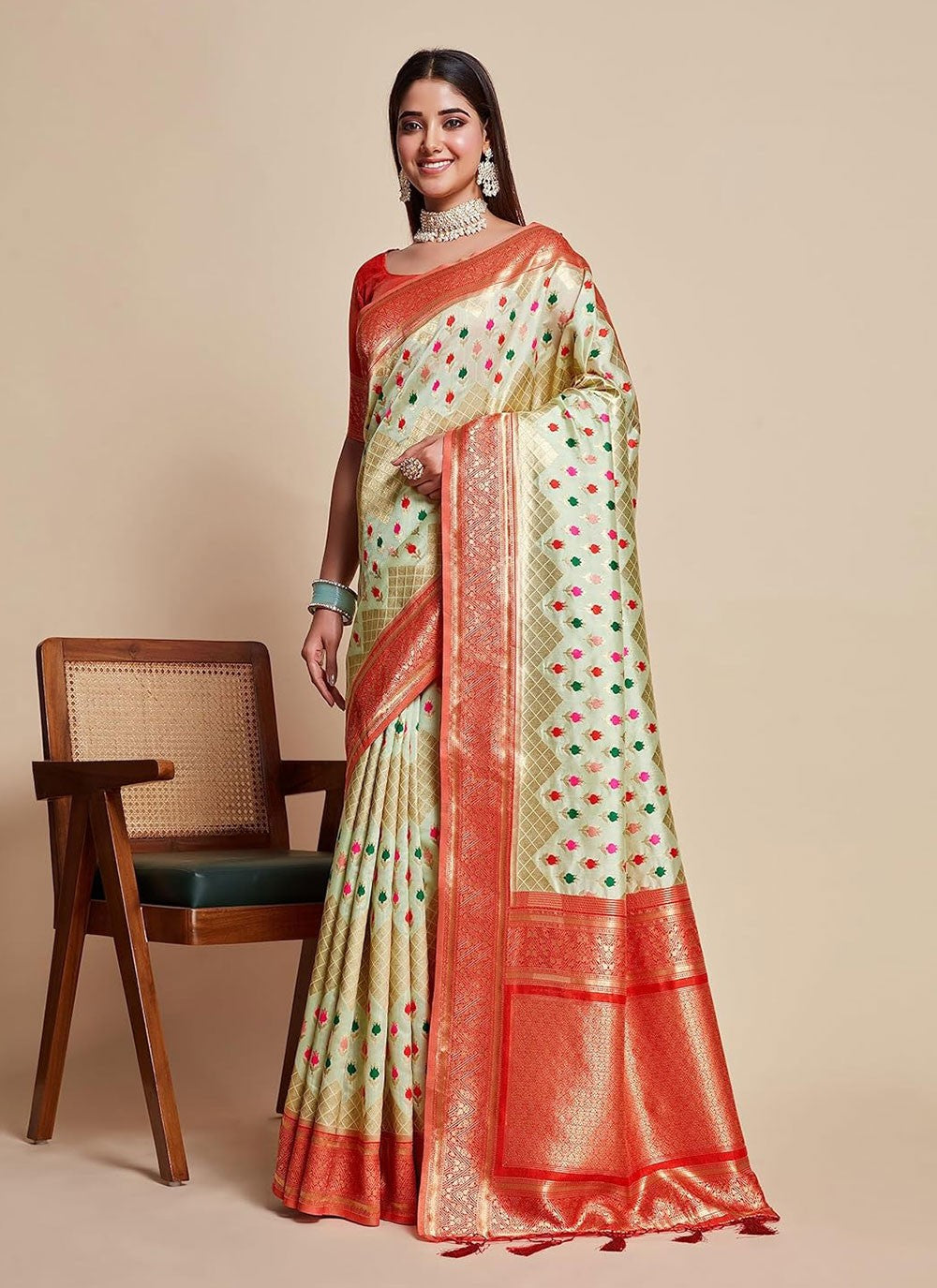 Trendy Woven Kanjivaram Silk Saree - S5008