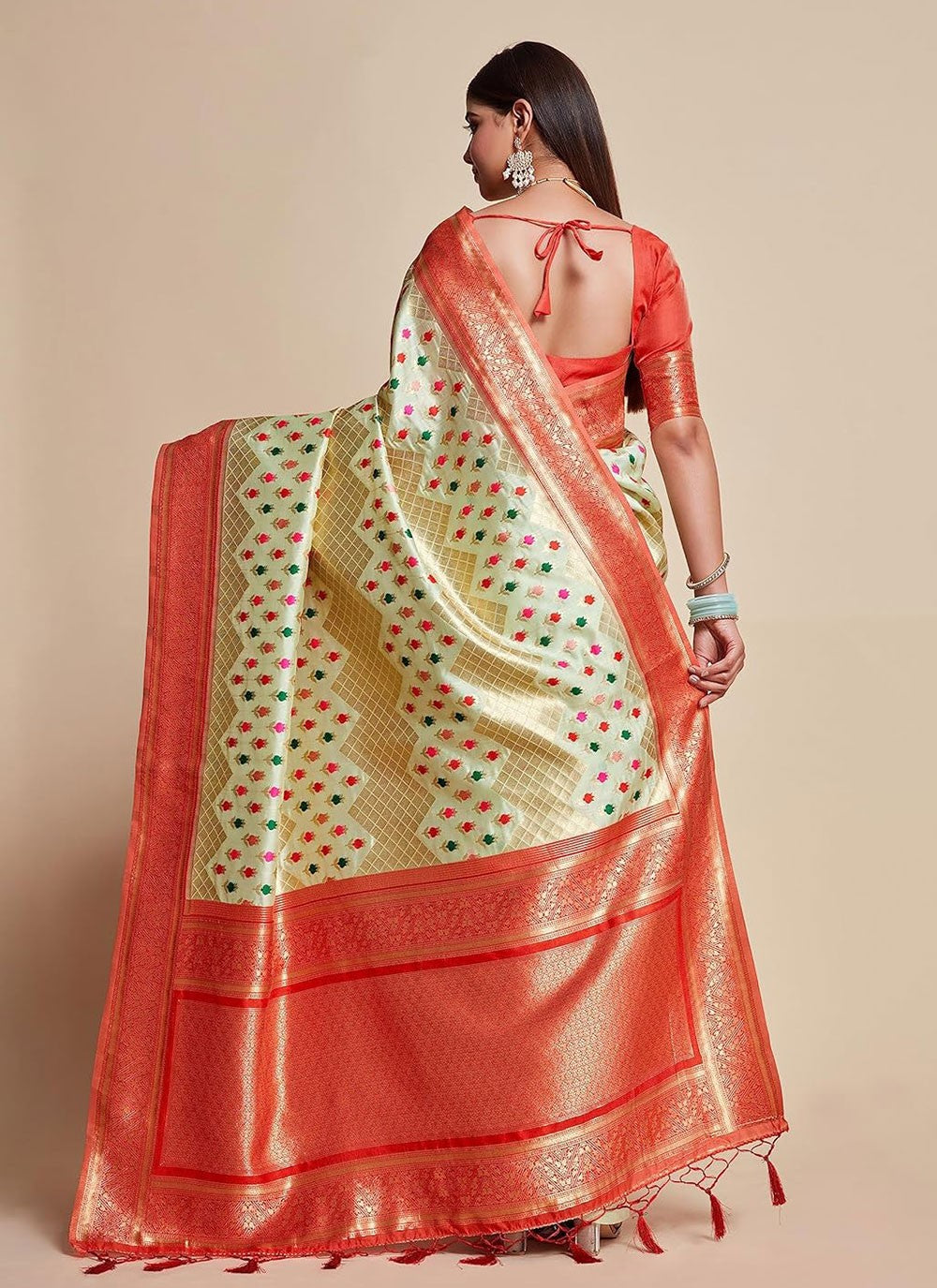 Trendy Woven Kanjivaram Silk Saree - S5008