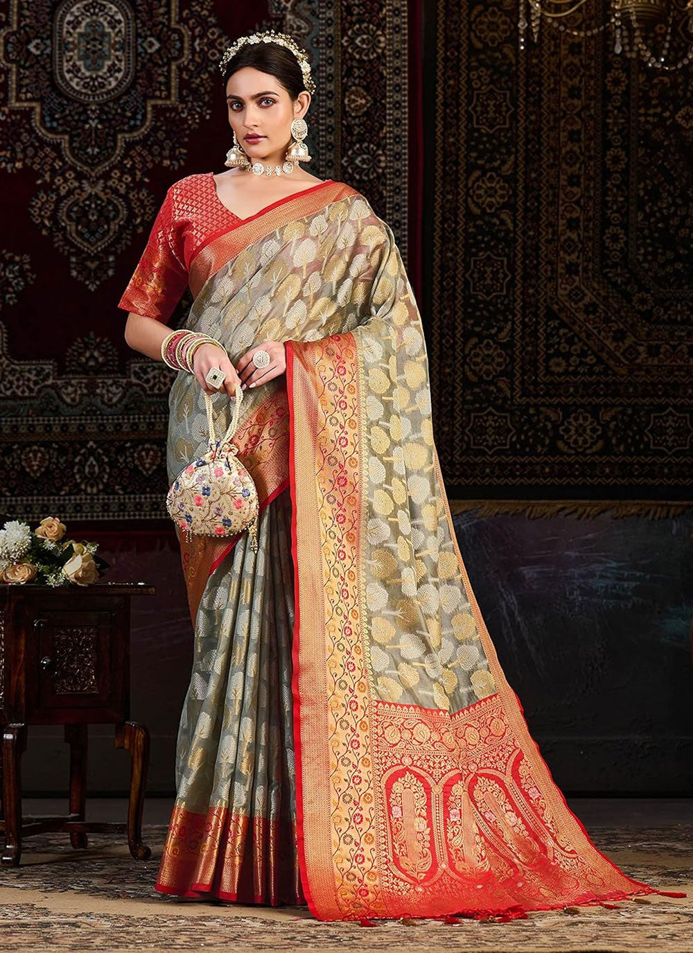 Trendy Woven Kanjivaram Silk Saree - S5008