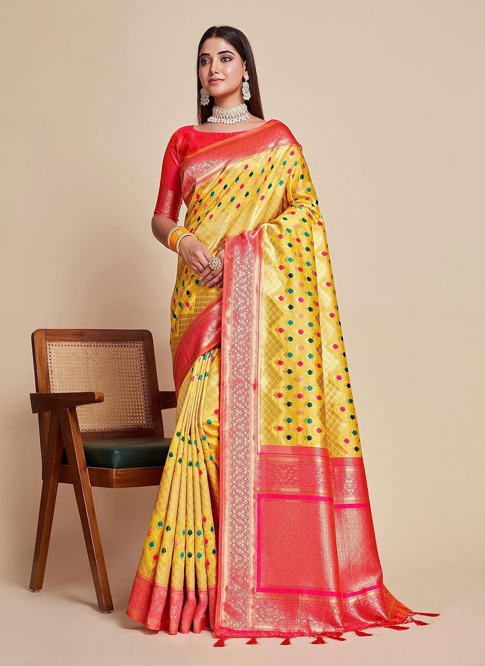 Trendy Woven Kanjivaram Silk Saree - S5008