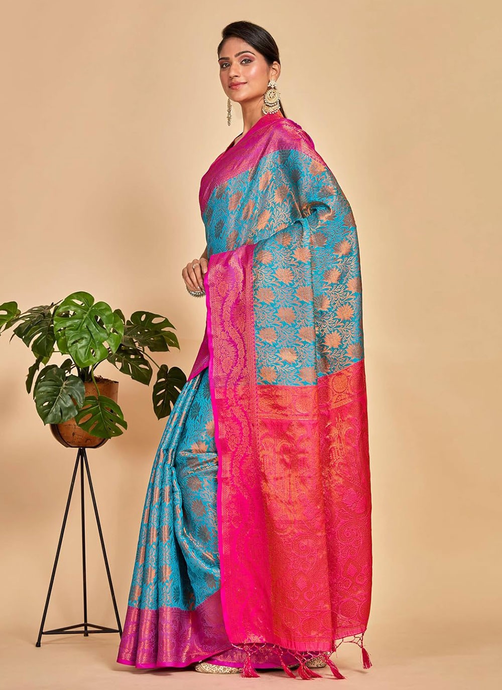 Trendy Woven Kanjivaram Silk Saree - S5008