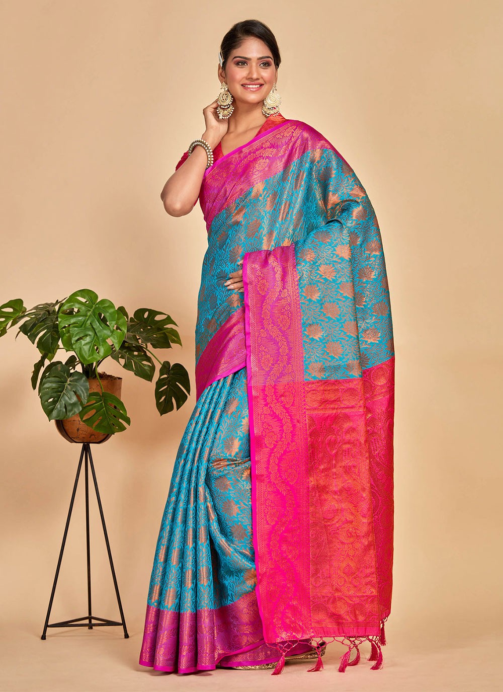 Trendy Woven Kanjivaram Silk Saree - S5008