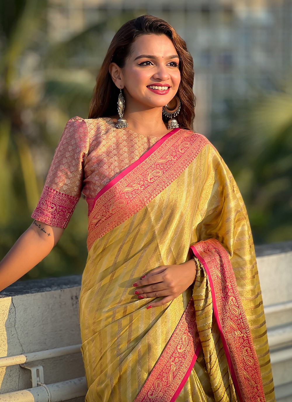 Contemporary Woven Tissue Saree - S9604