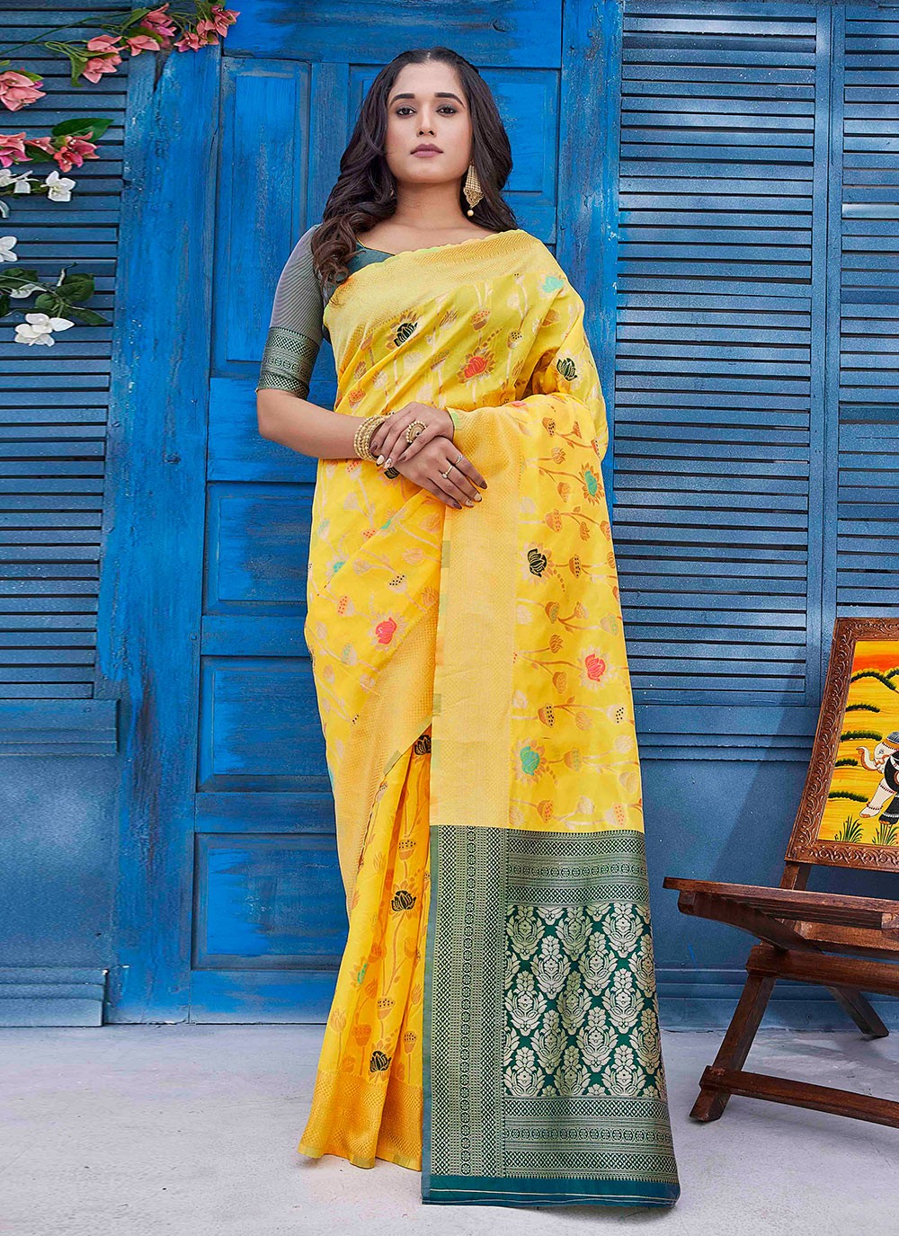 Trendy Jacquard Work Silk Blend Green Saree - S10967