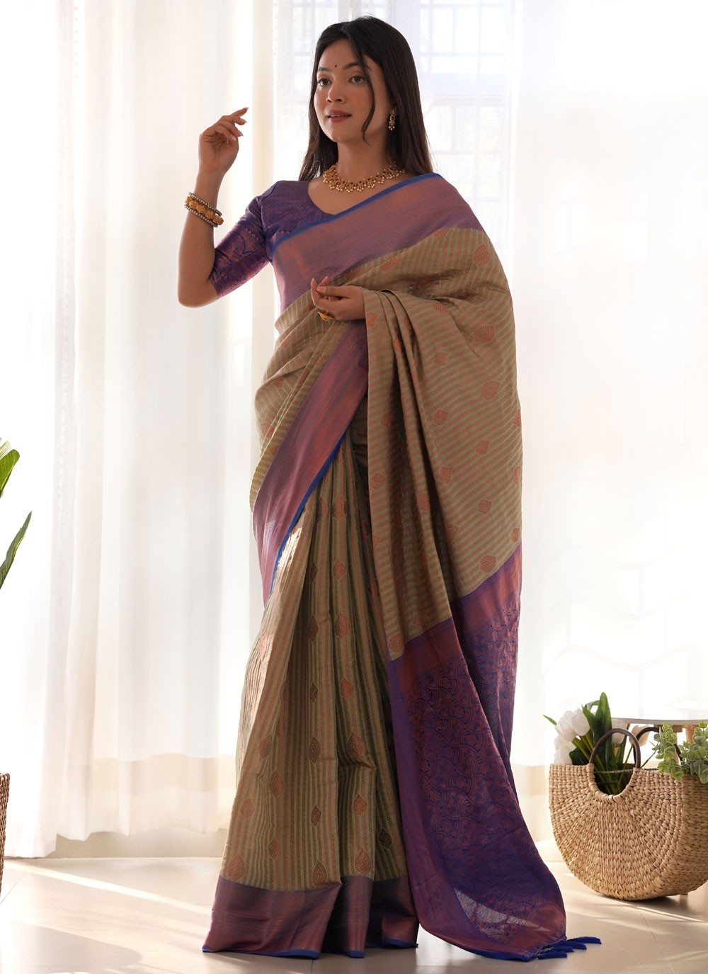 Woven, Zari Kanjivaram Silk Saree - S12290